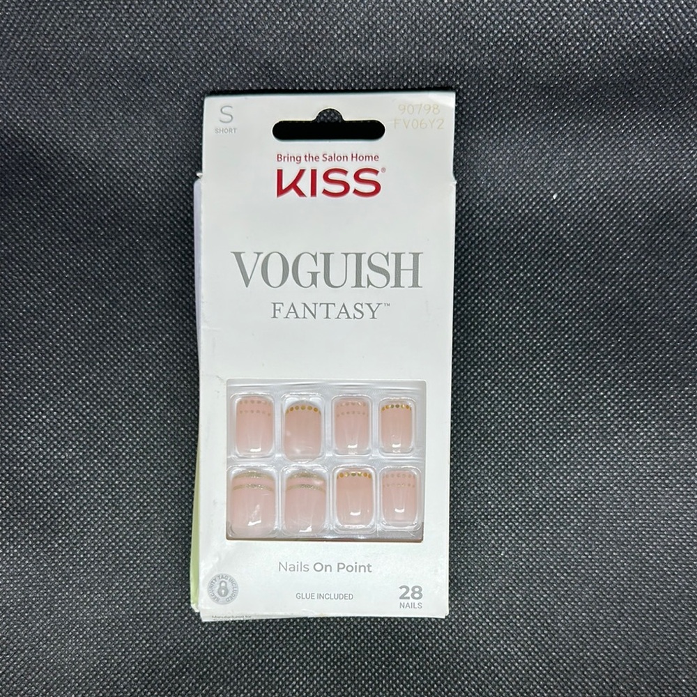 Kiss Voguish Fantasy Nails - Elegant Pink